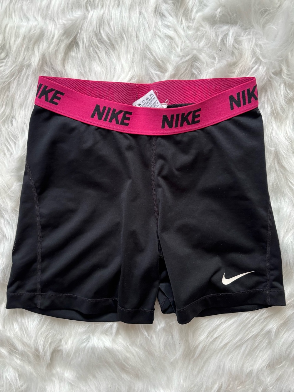 Nike Women's Black Training Shorts with Pink Waistband LARGE volleyball